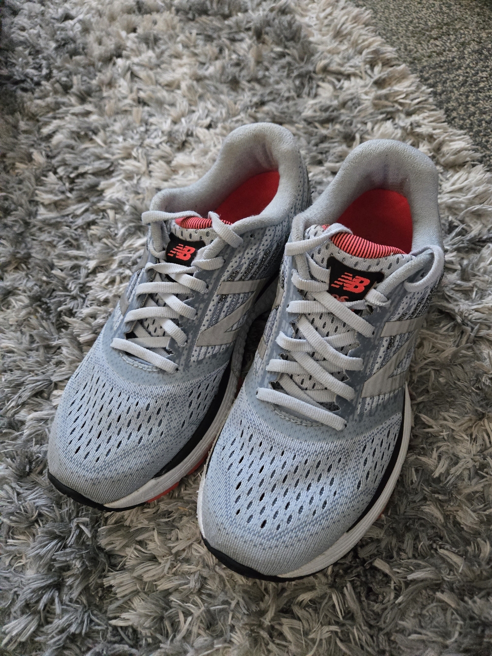 New Balance 860